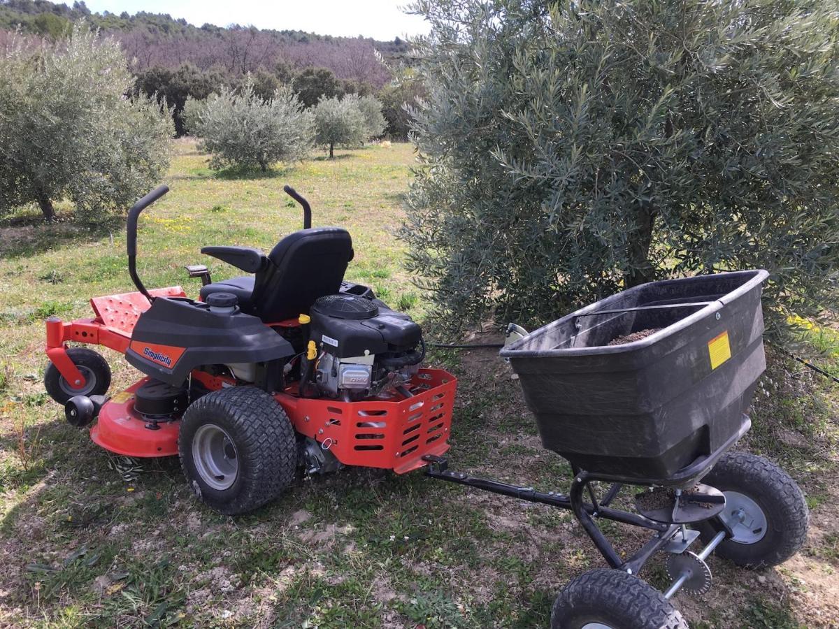 Ferme Oleicole Les Callis Gordes Exterior photo